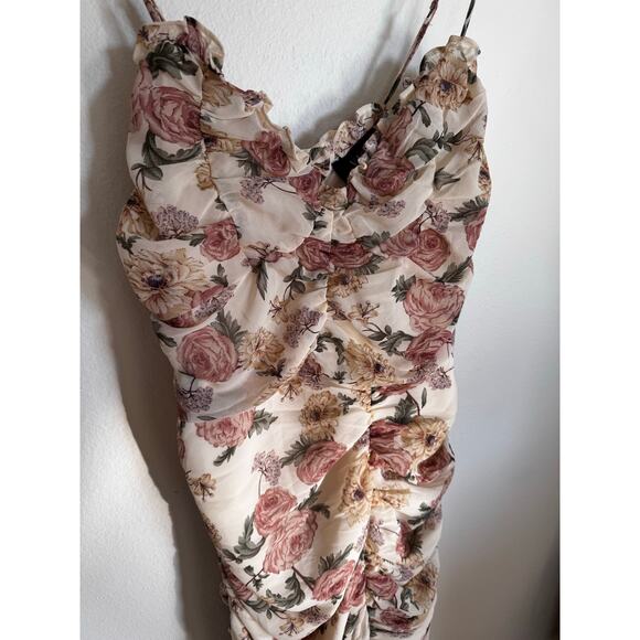 Vici Blush Floral Midi Dress - Picture 4 of 9